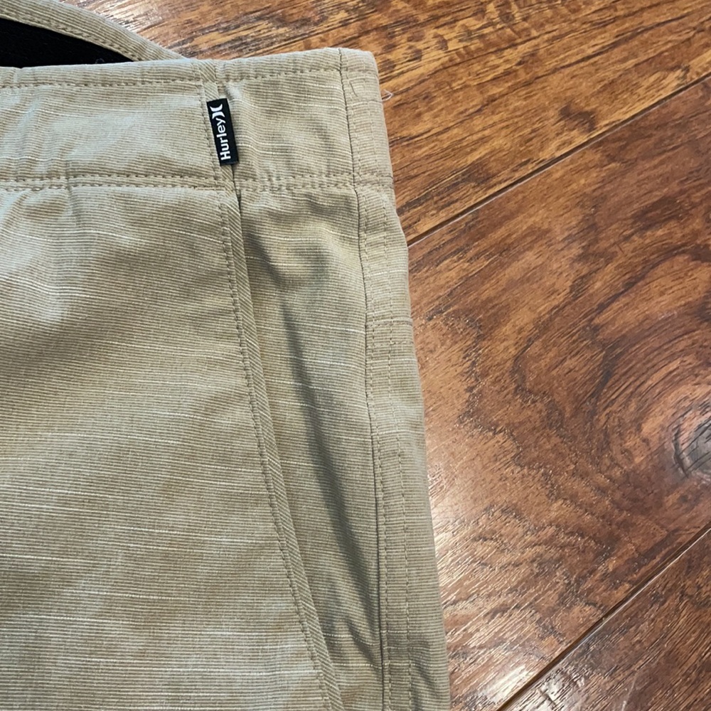 Hurley Phantom Response Khaki Shorts 30” Waist - Picture 6 of 10